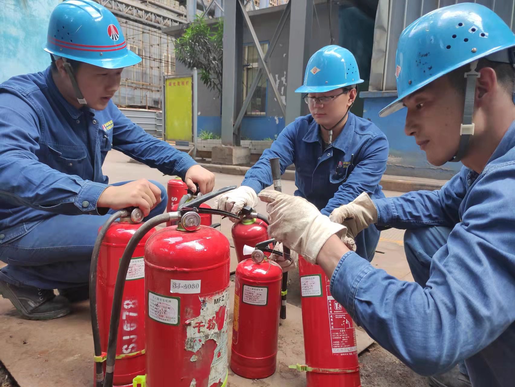 堅定不移抓好安全生產 堅定不移抓好安全生產