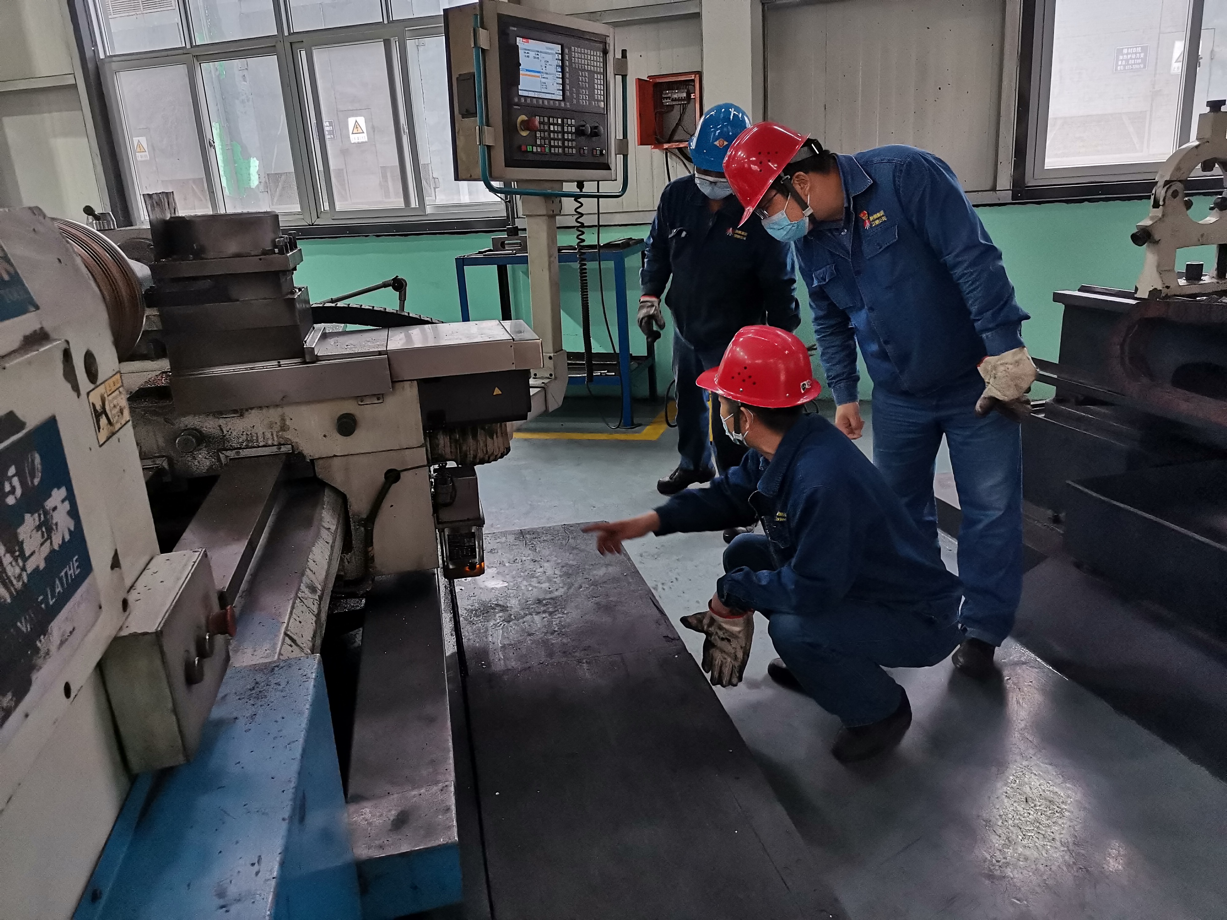 點(diǎn)燈照路 為平安軋鋼建設(shè)錦上添花 點(diǎn)燈照路 為平安軋鋼建設(shè)錦上添花