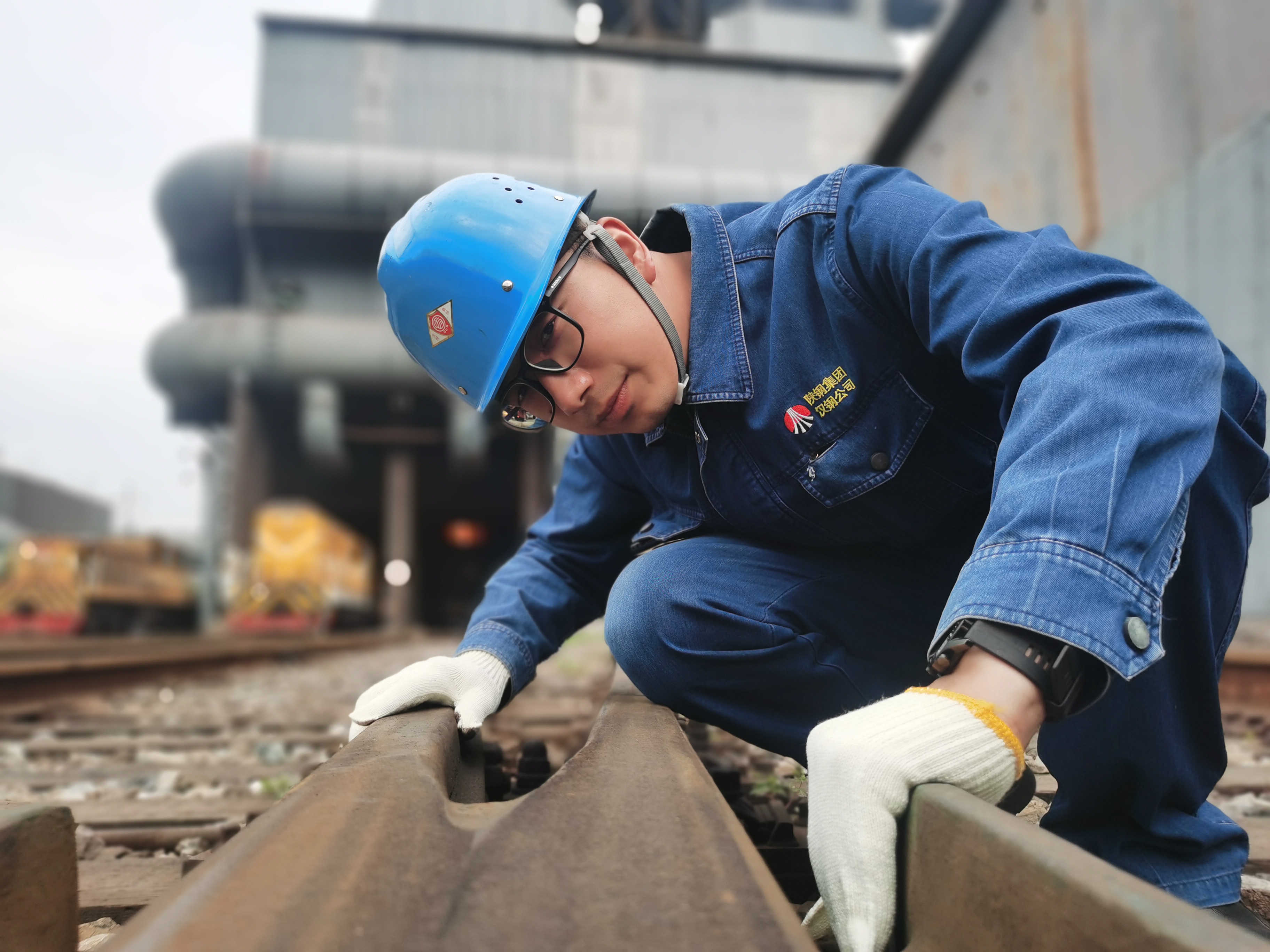 �������L���O����ɫ����Ƭ