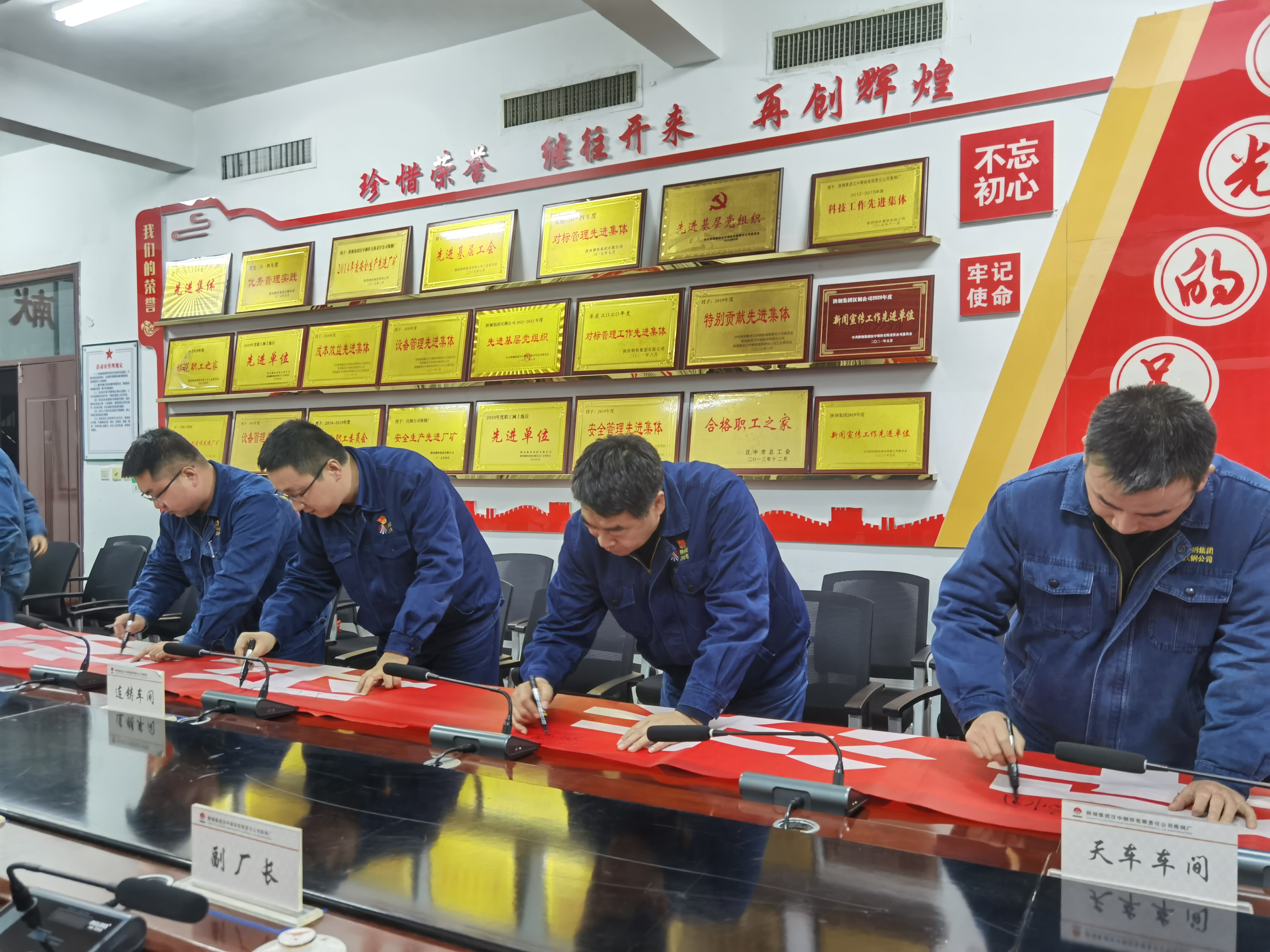 ���M؟  �Г�����������