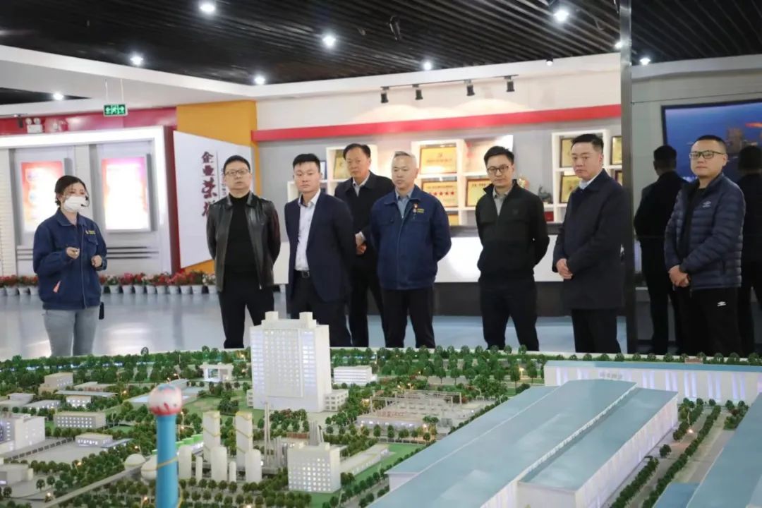 ɽ�|�H����(y��u)���X���O(sh��)�����޹�˾�����L(zh��ng)�ܰ�܊һ�е���˾���^�{(di��o)��