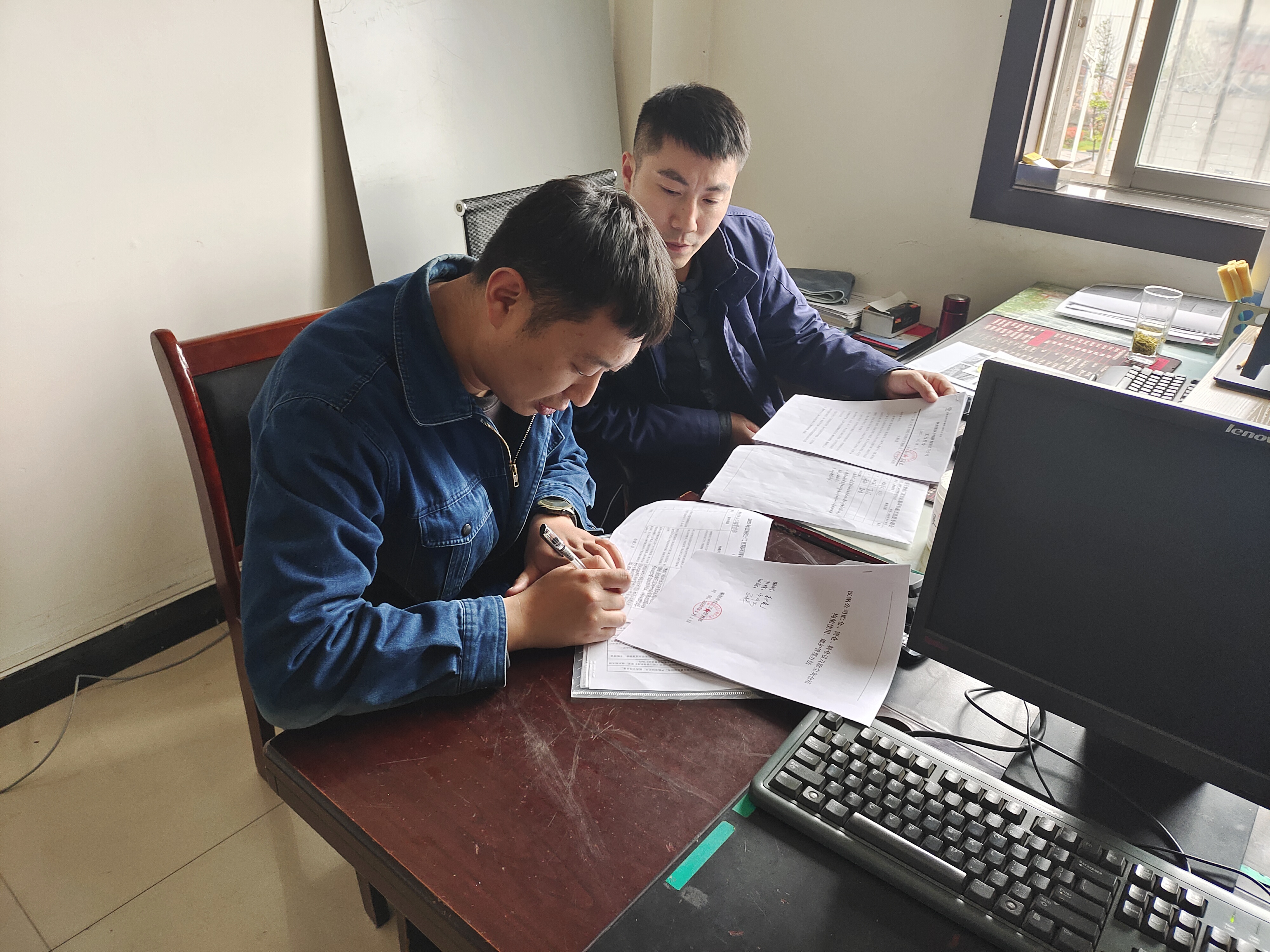 �h䓹�˾�oί�û��ʽ���O����  �e�O�����L������ĸ����I�Շ�