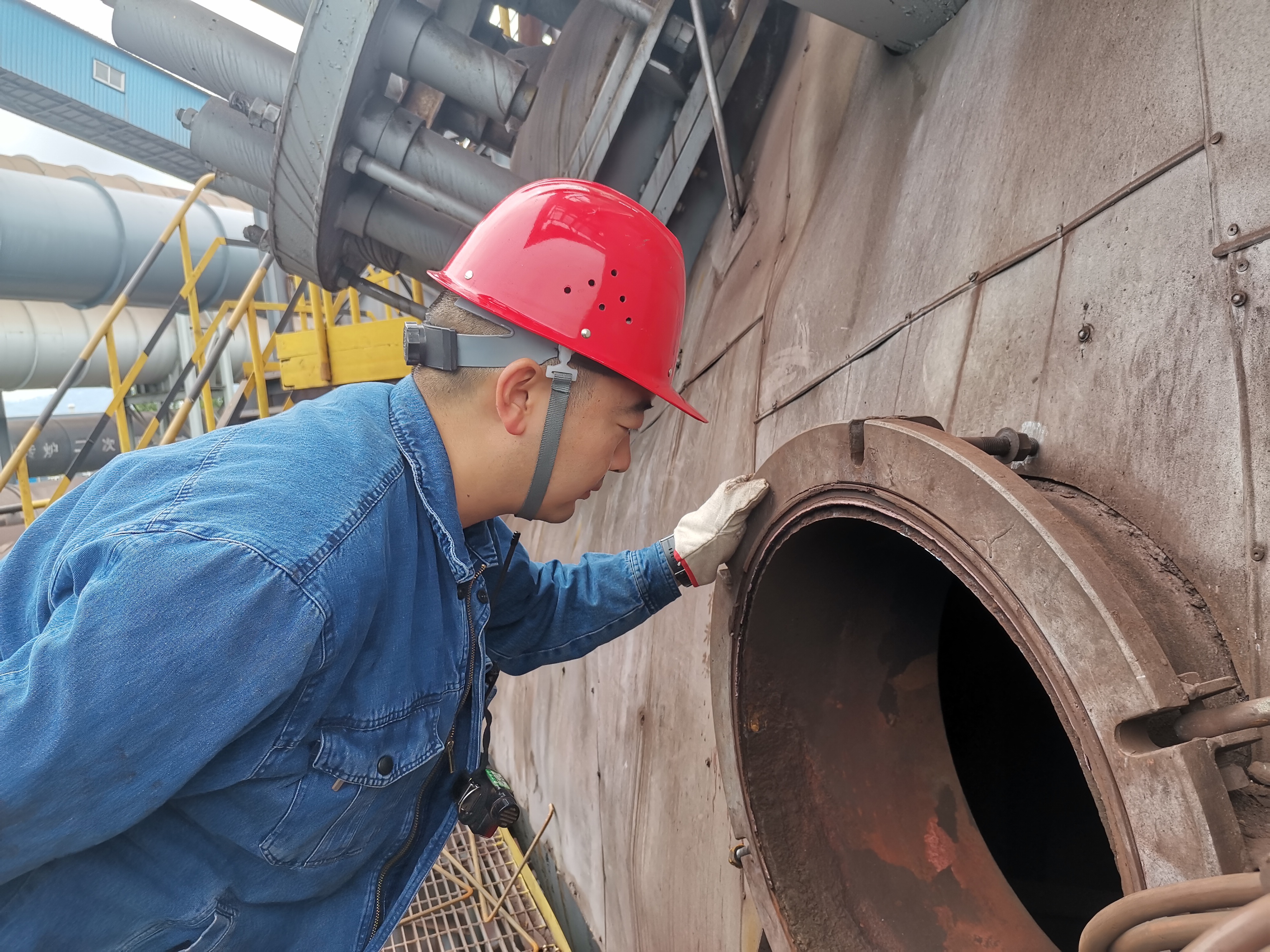 �������ˡ���ȫ���a�¡������M����