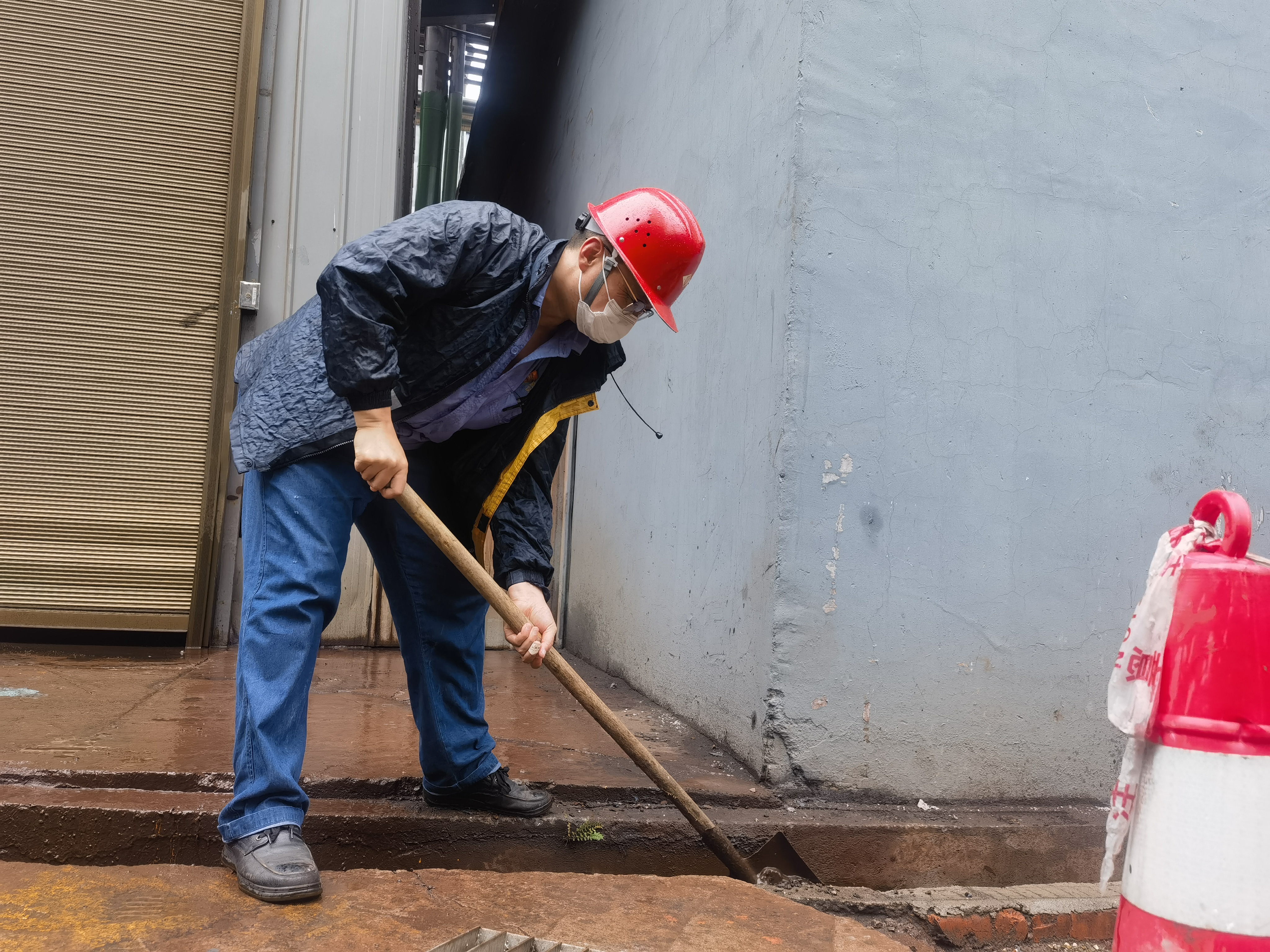 “步步設(shè)防”,筑牢雨季安全“堤壩” “步步設(shè)防”,筑牢雨季安全“堤壩”
