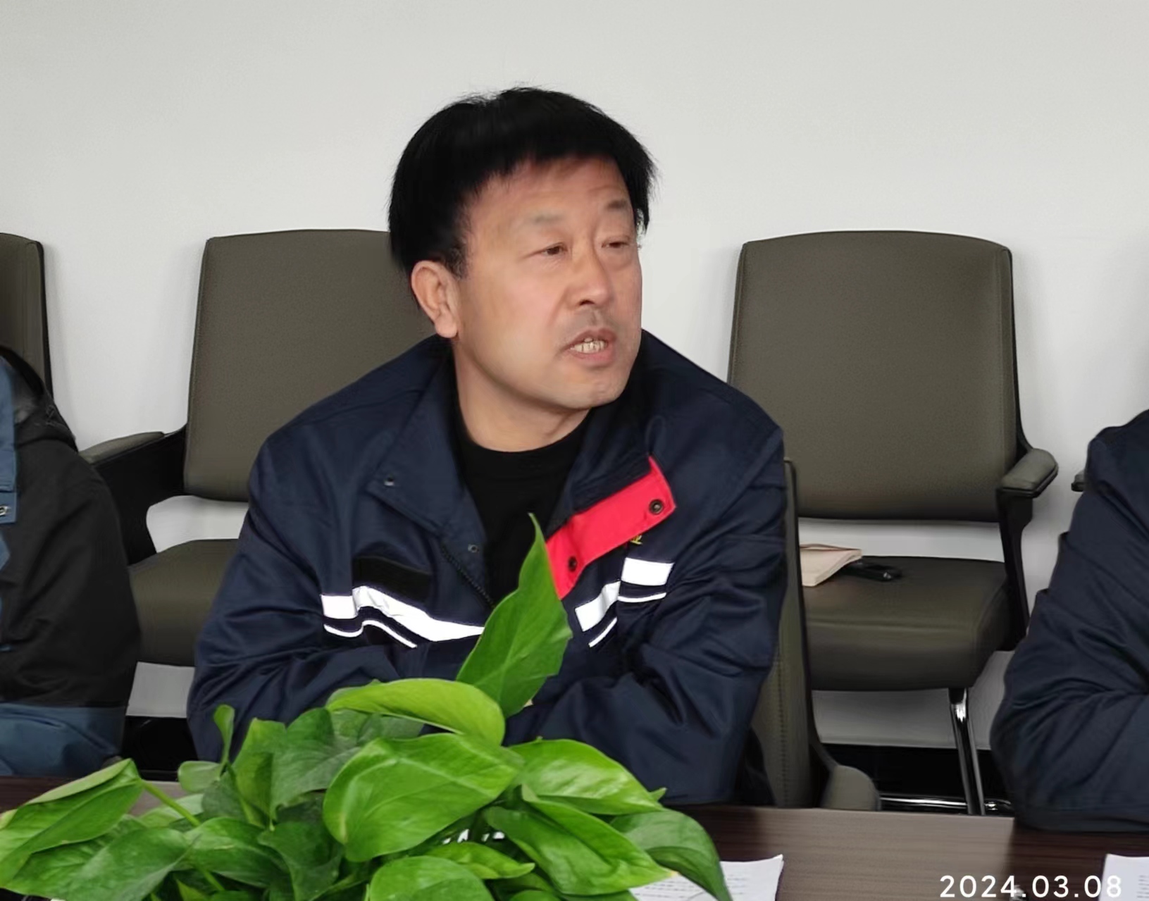 �ú���F�_չ�h䓹�˾���Ǝr��ʯ�Ҏr�Vɽ�_�l��һ�ڣ�����͹������ɕ������g��ȫ��헙z��