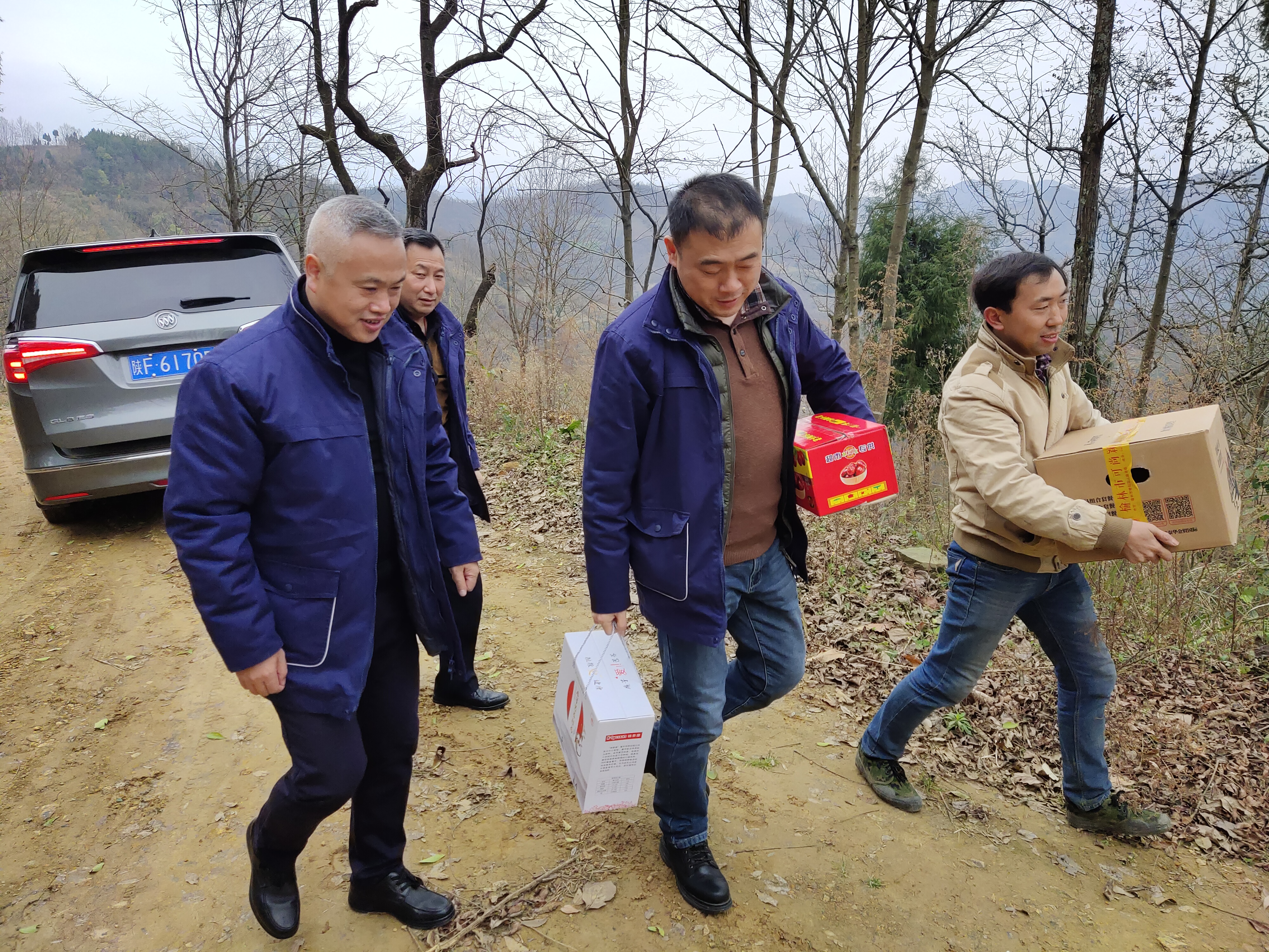 �q����������˾�hίο���������T�����~����